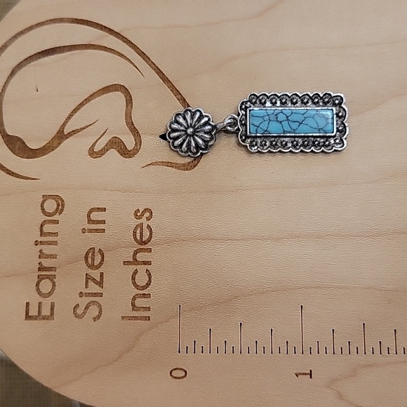 🔥LAST PAIR🔥 CONCHO TOP SCALLOP DROP EARRINGS - Picture 5 of 7